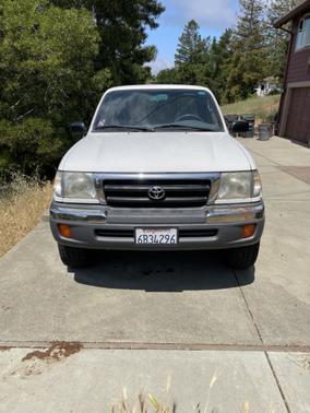 Photo 4 of 6 of 1999 Toyota Tacoma PreRunner Xtracab